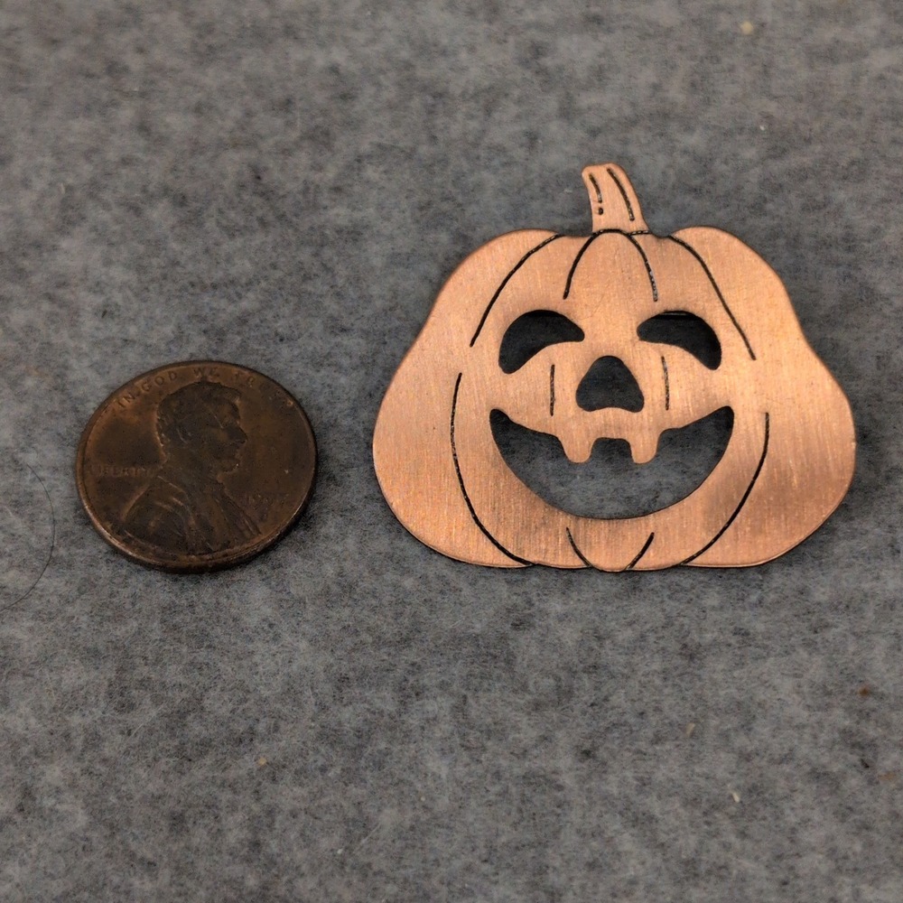 Halloween Pumpkin Pin Brooch Jack O Lantern Copper Tone Metal Costume Accessory‎ - Picture 3 of 3